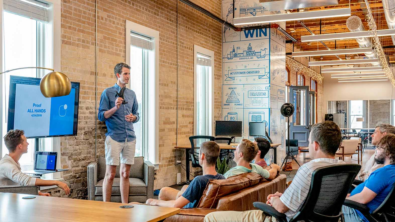 Storytelling commercial : framework de pitch efficace en 3 minutes