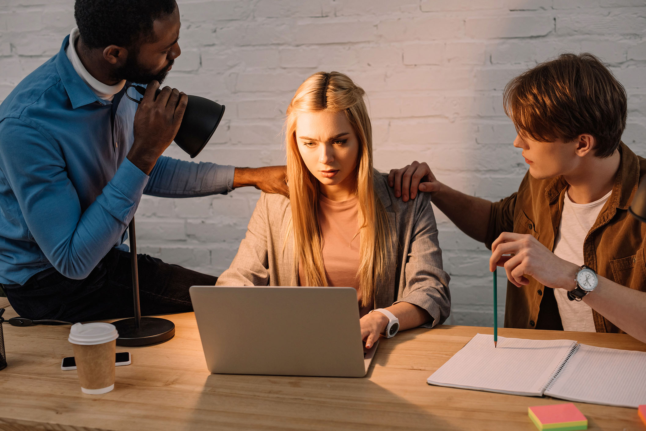 Freelance faisant face au syndrome imposteur freelance et cherchant à aligner ses prix